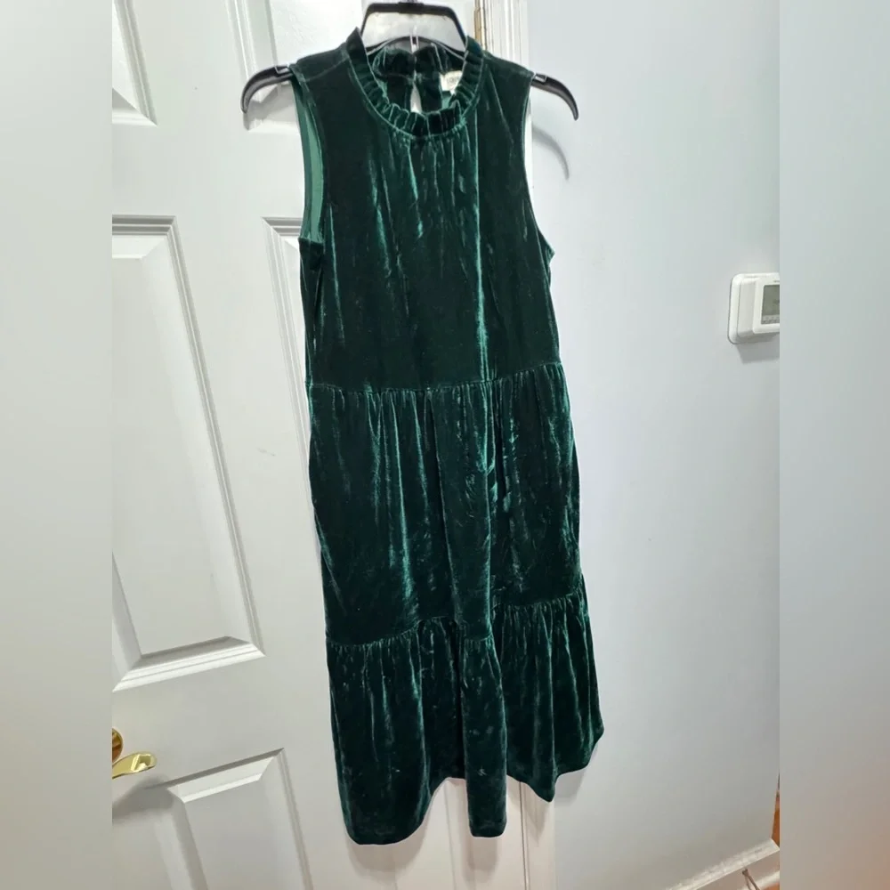J.crew size 4 sleeveless midi green velvet dress